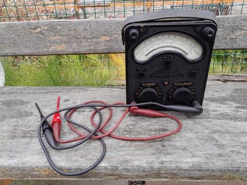 Vintage universal avometer - universal,